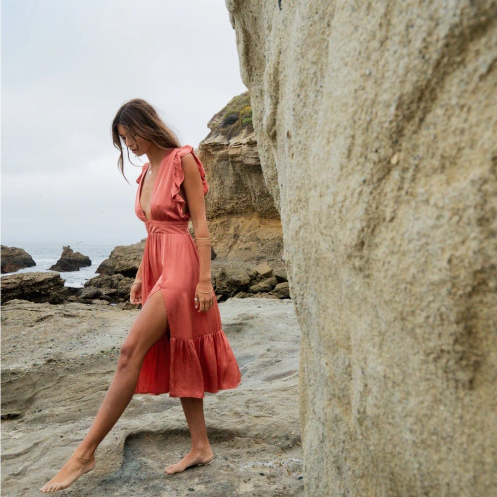 STILLWATER - The Jessie Midi Dress in TERRACOTTA